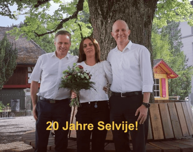 Wir gratulieren zum 20-jährigen Dienstjubiläum liebe Selvije!